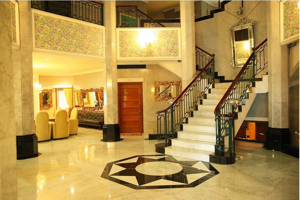 Arimbi Pejaten Suites Jakarta Luaran gambar