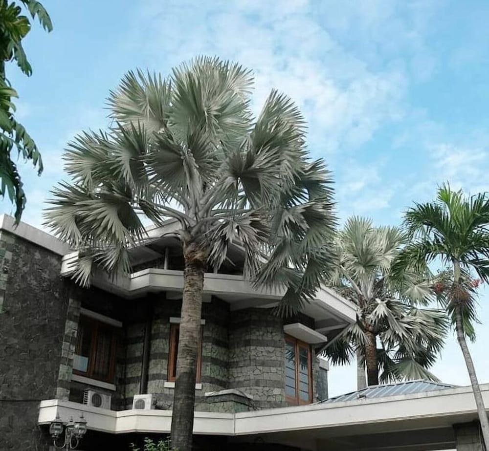 Arimbi Pejaten Suites Jakarta Luaran gambar