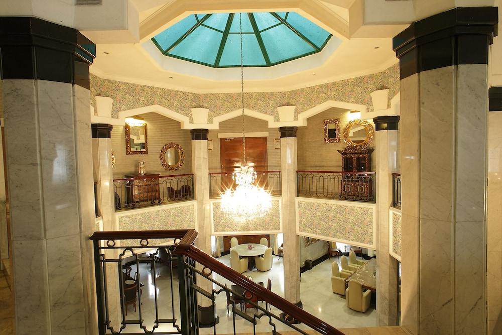 Arimbi Pejaten Suites Jakarta Luaran gambar