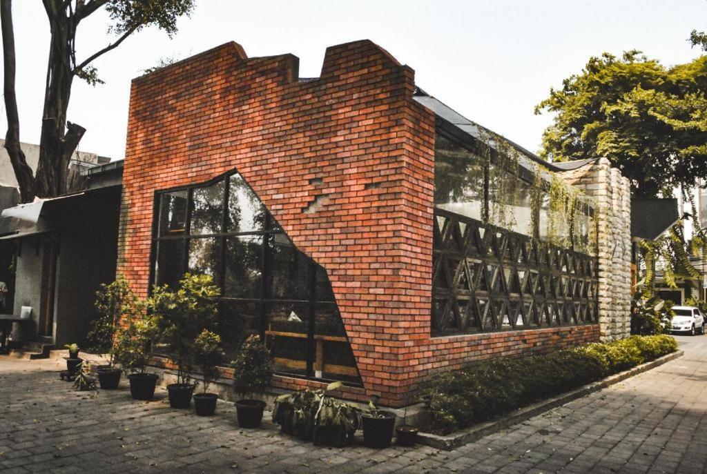 Arimbi Pejaten Suites Jakarta Luaran gambar