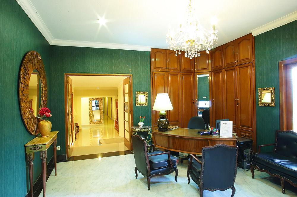 Arimbi Pejaten Suites Jakarta Luaran gambar