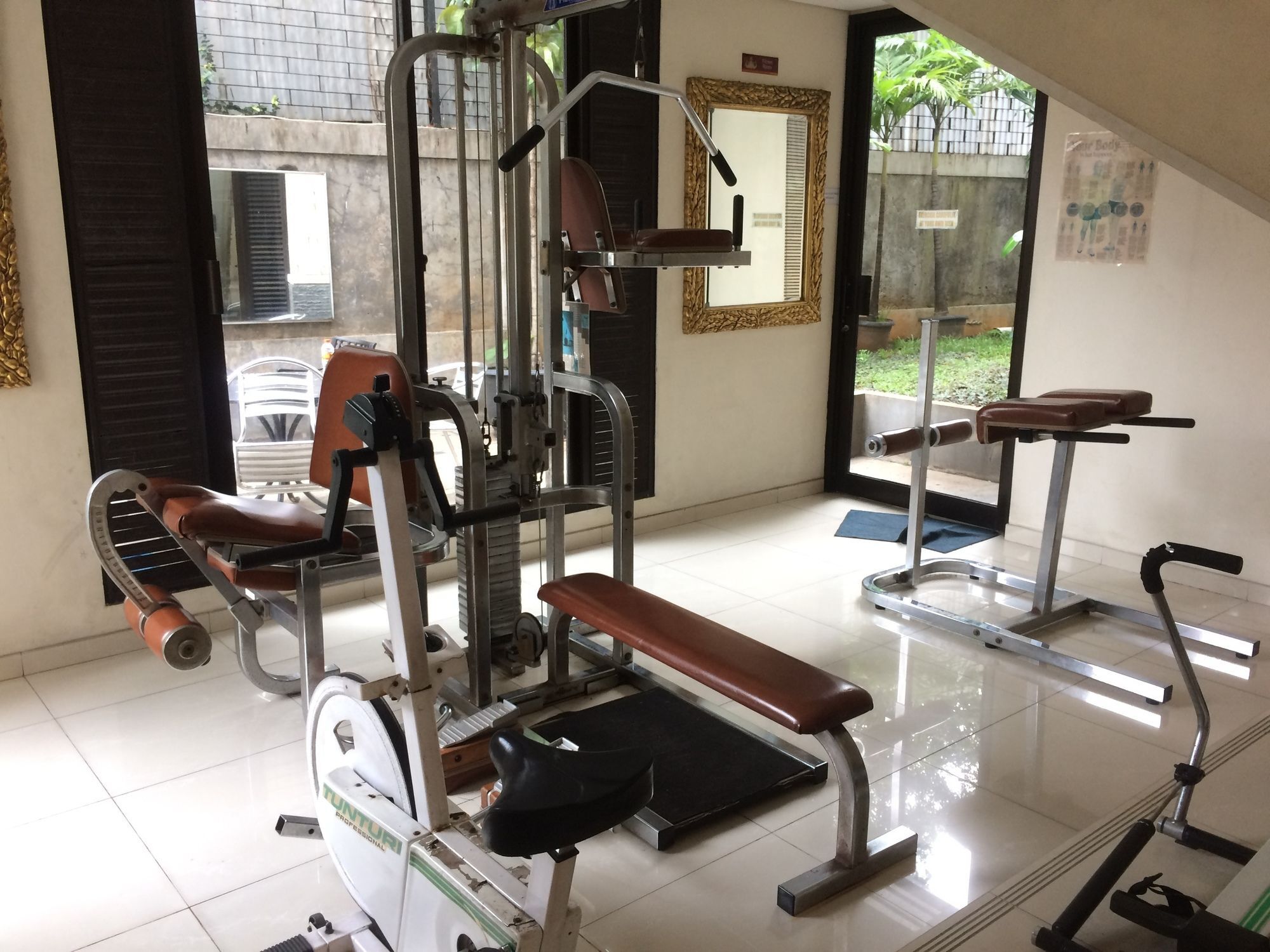 Arimbi Pejaten Suites Jakarta Luaran gambar