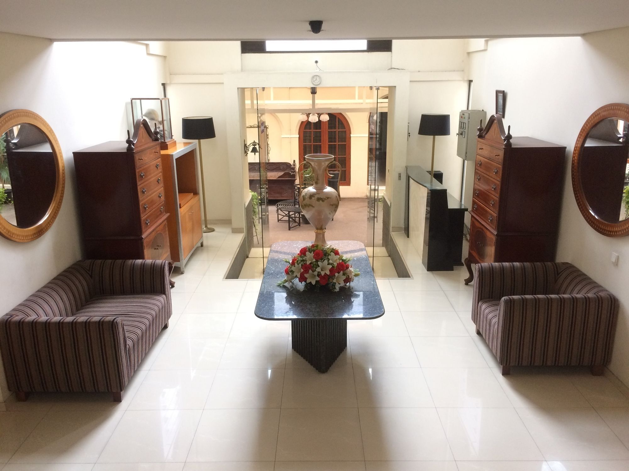 Arimbi Pejaten Suites Jakarta Luaran gambar