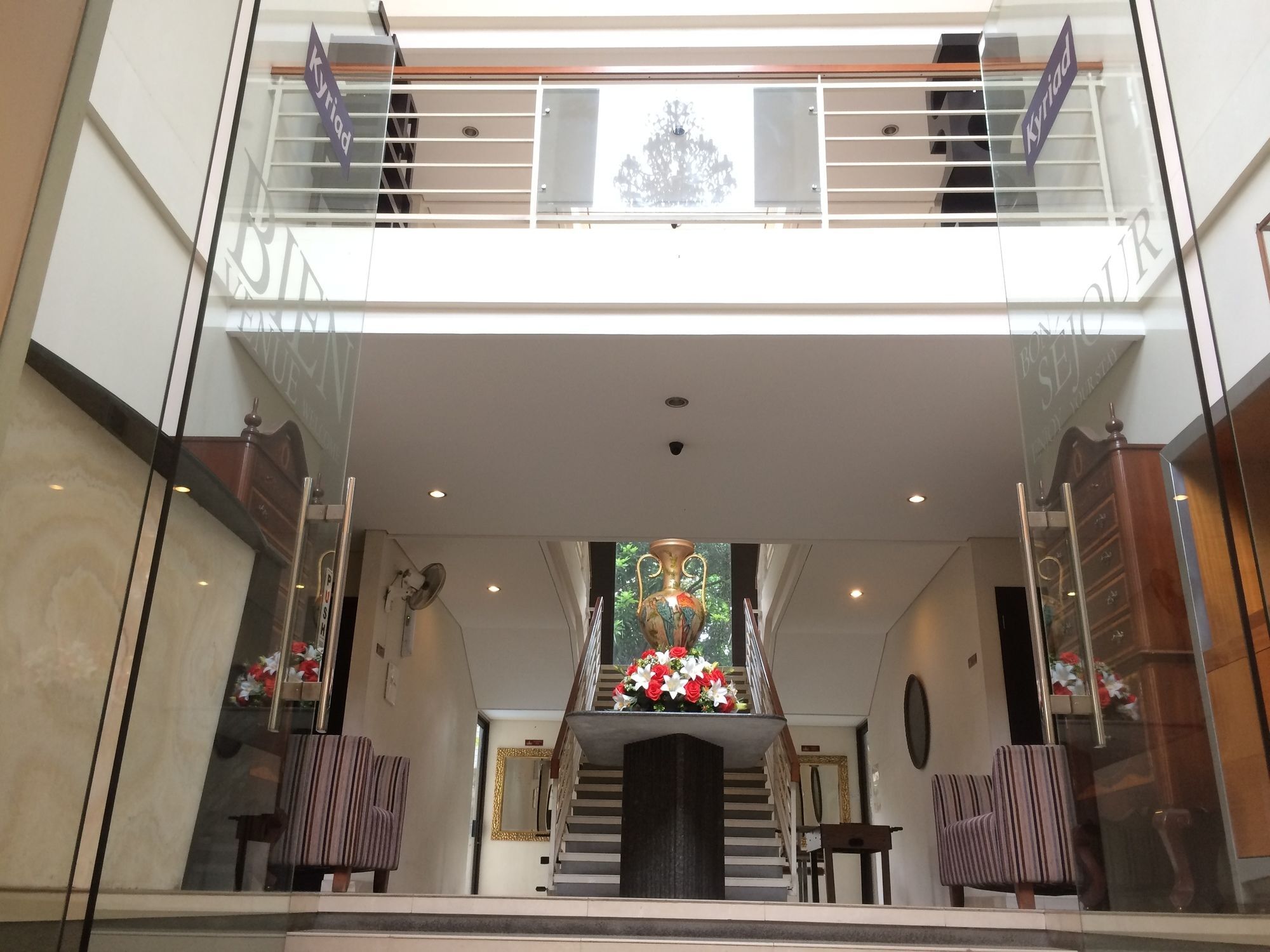 Arimbi Pejaten Suites Jakarta Luaran gambar