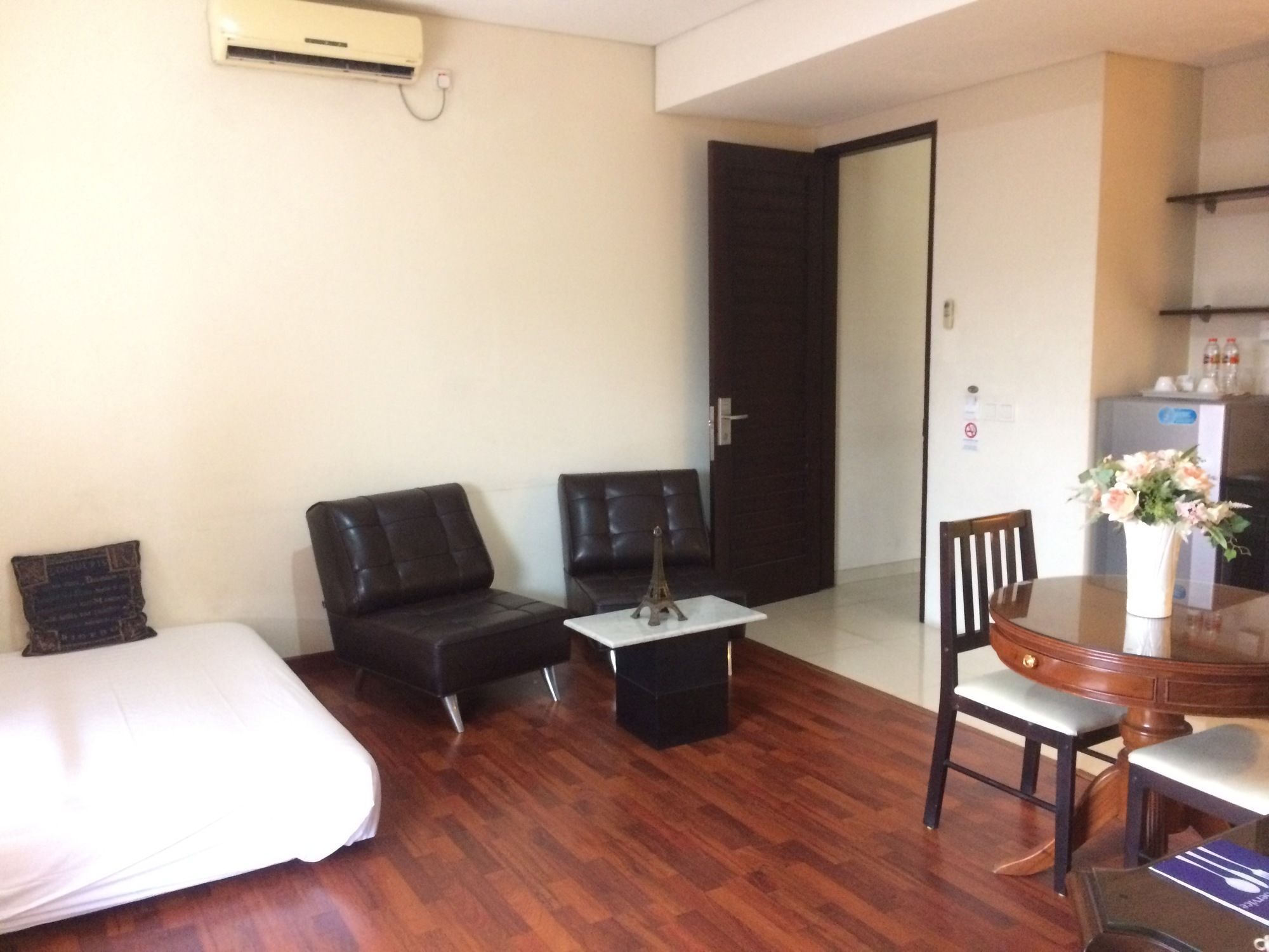 Arimbi Pejaten Suites Jakarta Luaran gambar